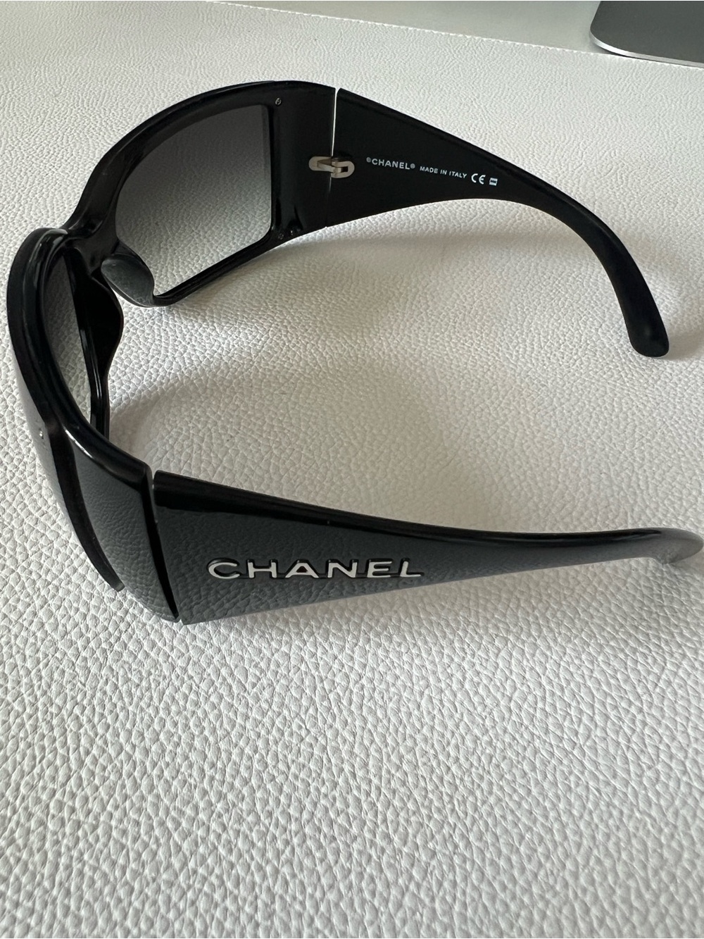 Authentic Used Chanel Woman Sunglasse - Picture 6 of 11